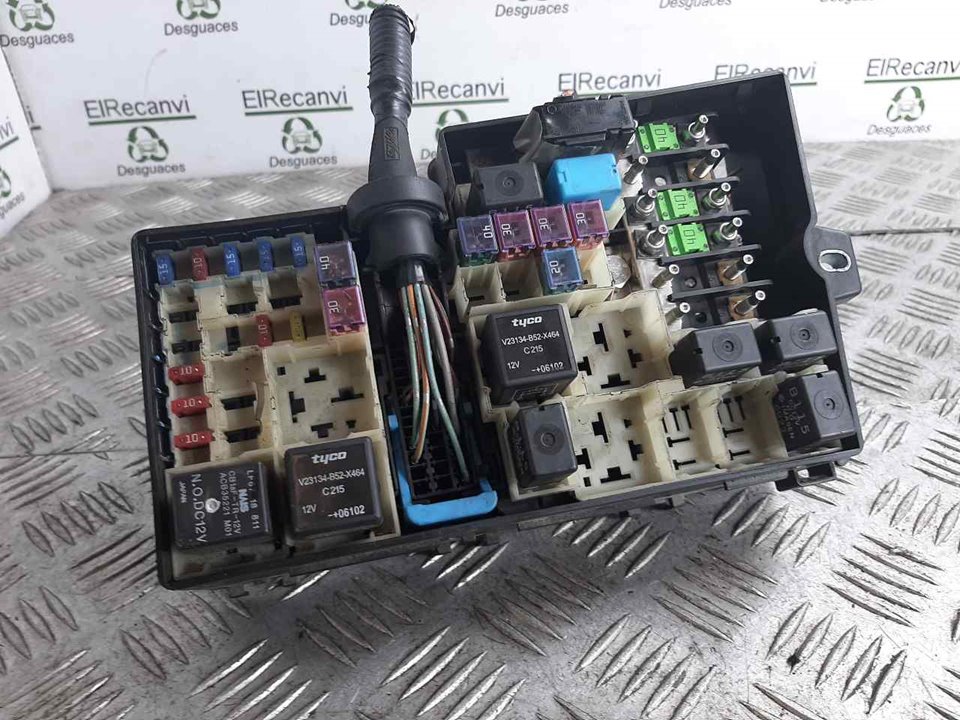 Fuse box MAZDA 3 (BK) 1.6 (BK14) 8618585 BParts