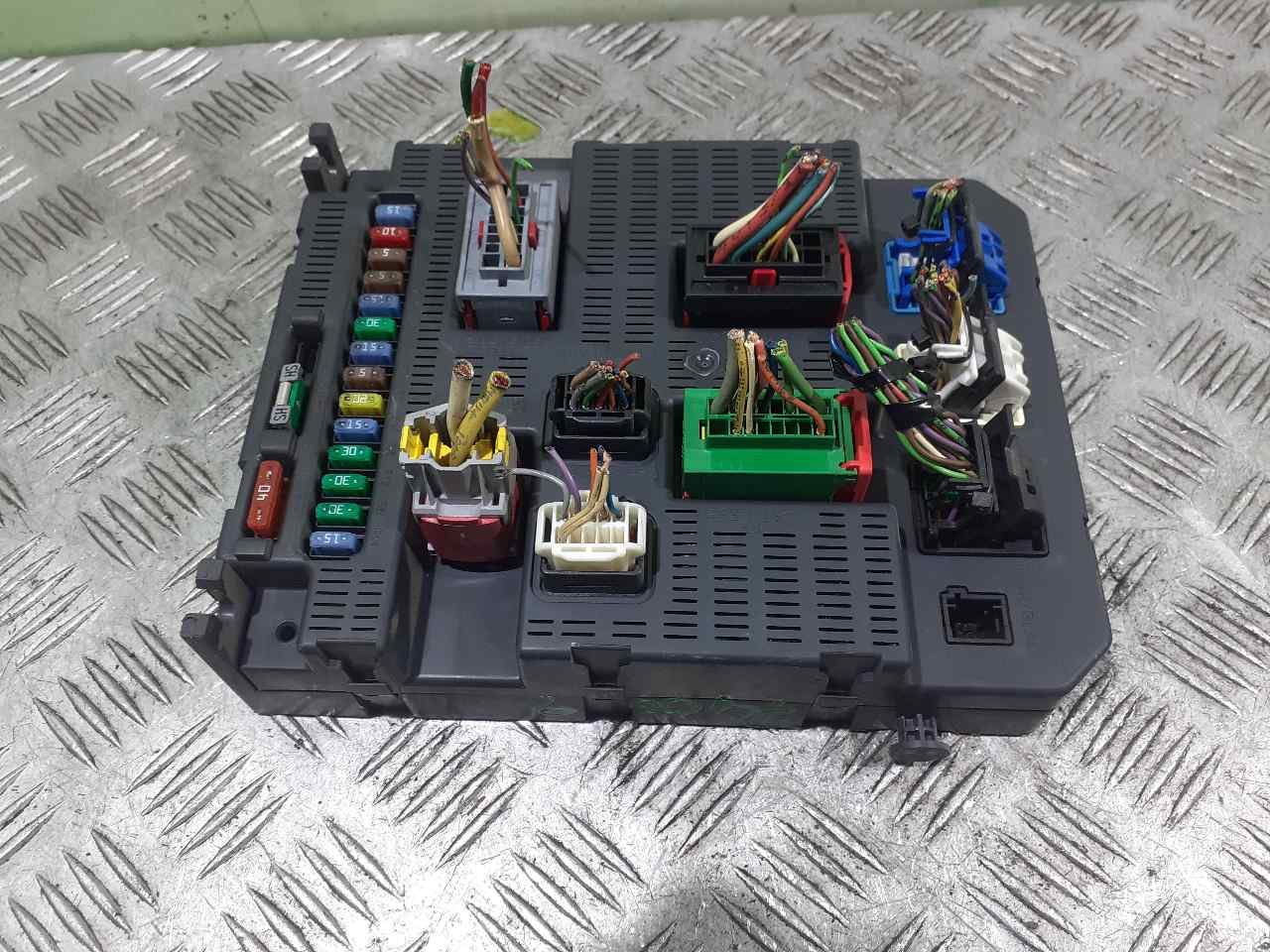 Fuse box PEUGEOT 207 (WA_, WC_) 11224546 BParts