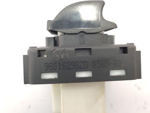 Left front window switch CITROËN C4 CACTUS 1.2 VTi 82 | BP28539753I27