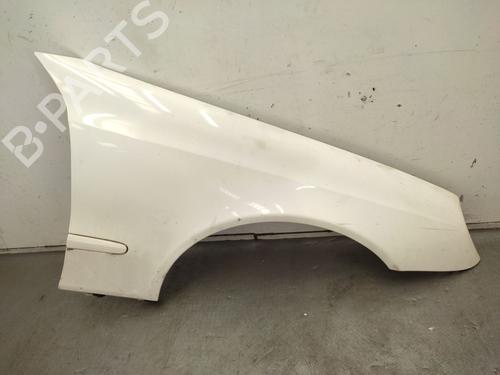 Used Right front fenders Right front fenders MERCEDES-BENZ E-CLASS (W211) E 220 CDI (211.006) (150 hp) 36665177 36665177