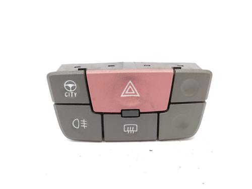 Used Warning switch Warning switch FIAT PANDA (169_) 1.2 (169.AXB11, 169.AXB1A) (60 hp) 33240343 33240343