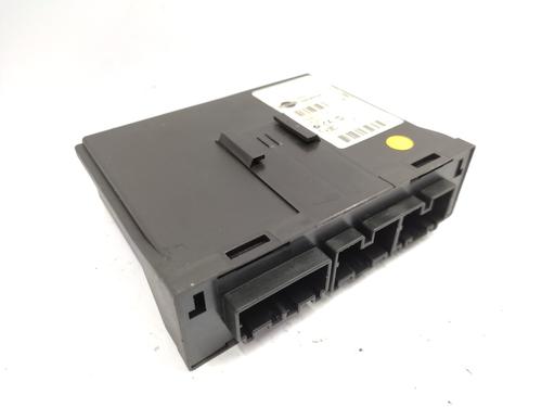 Boîte à Fusibles NISSAN PRIMERA (P12) 2.0 (140 hp) 21157946
