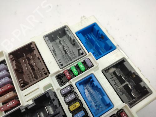 Fuse box PEUGEOT 308 III (FB_, FH_, FP_, F3_, FM_) PureTech 130 (FPHNSL, FPHNST) | BP25939148E1