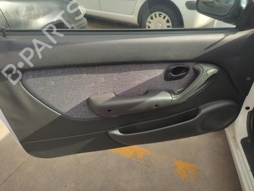 Right headlight HYUNDAI ACCENT I (X-3) 1.5 i 12V | BP21158931C29 