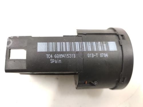 Headlight switch VW POLO IV (9N_, 9A_)  | BP21151388I24 