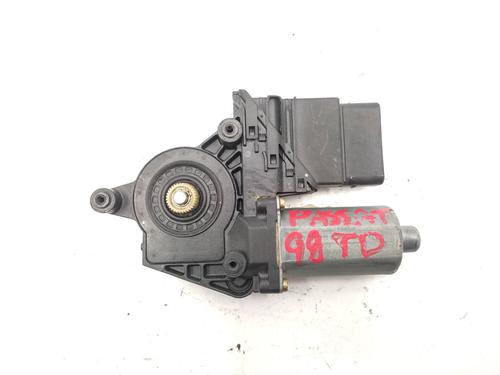 Rudehejsemotor bagstkærm højre VW PASSAT B5 (3B2) 1.6 (101 hp) 24683153