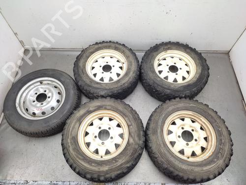 Jeu de jantes Jeu de jantes LADA NIVA Closed Off-Road Vehicle (2121, 2131) 1700 i (80 hp) 36473406 36473406