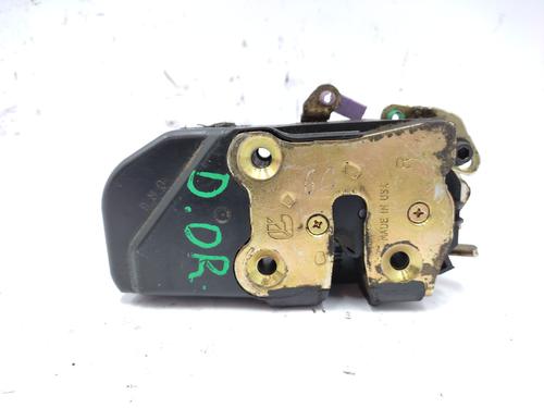 Serrure avant droite CHRYSLER PT CRUISER (PT_) [2000-2010]  31904914