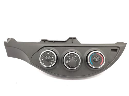 Used Climate control TOYOTA YARIS (_P13_) 1.3 (NSP130_, NSP130) (99 hp) 22798769
