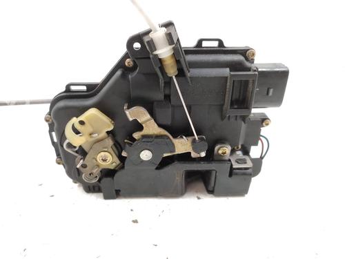 Venstre foran lås AUDI A4 B6 (8E2) 2.0 (130 hp) 21151943