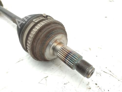 Right front driveshaft HONDA CIVIC VII Saloon (ES, ET) 1.6 (ES5) | BP32163488M39