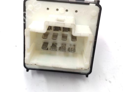 Left front window switch CITROËN C4 CACTUS 1.2 VTi 82 | BP28539753I27