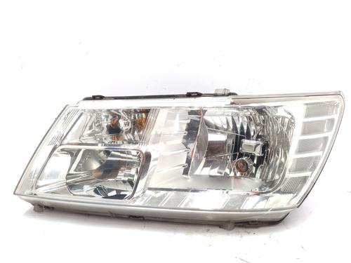 left-headlight-fiat-freemont-345_-2011-32410509 main image
