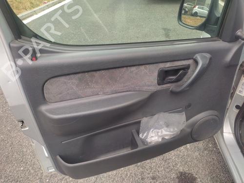 Right headlight CITROËN BERLINGO / BERLINGO FIRST MPV (MF_, GJK_, GFK_) 1.9 D (MFWJZ) | BP28098488C29 