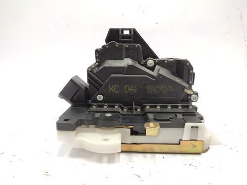 Cerradura puerta trasera izquierda Cerradura puerta trasera izquierda FORD MONDEO III (B5Y) 2.0 16V TDDi / TDCi (115 hp) 36645403 36645403