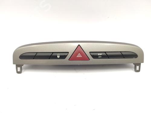 Warnblinkschalter für PEUGEOT 308 I (4A_, 4C_) 1.6 HDi (90 hp) 31013780
