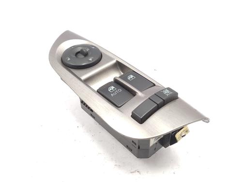 Used Left front window switch HYUNDAI COUPE II (GK) [2001-2012]  31130192