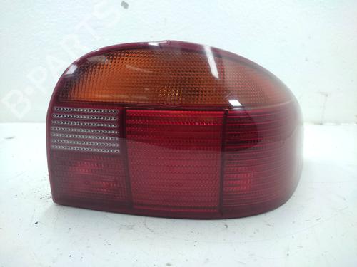 Used Right taillight FORD MONDEO I Saloon (GBP) [1993-1996]  21150432