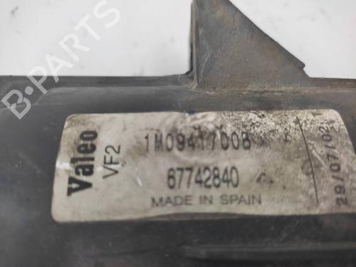 Right front fog light SEAT LEON (1M1) 1.9 TDI | BP21148969C31