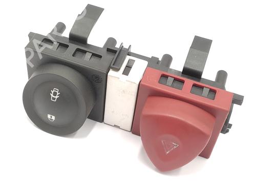 Used Warning switch RENAULT MEGANE II (BM0/1_, CM0/1_) [2001-2012]  22335249