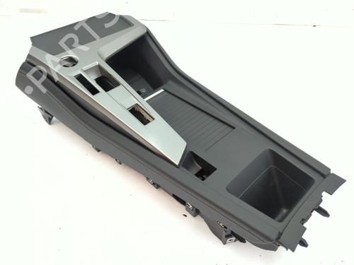 Mittelkonsole Mittelkonsole PEUGEOT 308 III (FB_, FH_, FP_, F3_, FM_) PureTech 130 (FPHNSL, FPHNST) (131 hp) 34053359 34053359