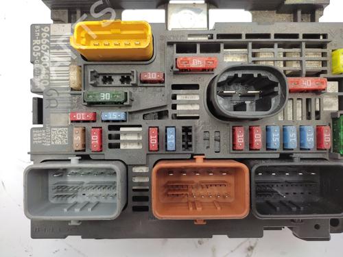 Fuse box PEUGEOT 308 I (4A_, 4C_) 1.6 HDi | BP31013804E1