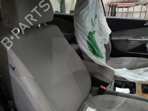 Handskerum VW PASSAT B6 (3C2) 2.0 TDI 16V 4motion | BP24360410C95 