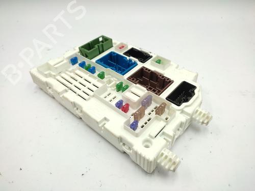 Used Fuse box PEUGEOT 308 III (FB_, FH_, FP_, F3_, FM_) PureTech 130 (FPHNSL, FPHNST) (131 hp) 25939149