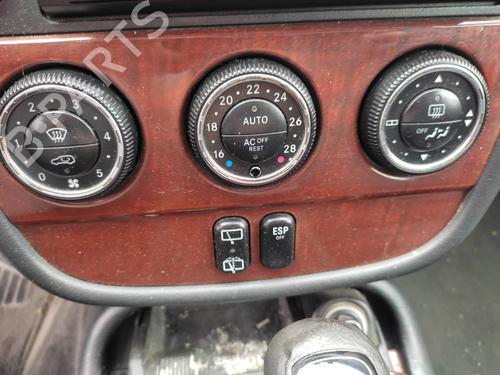 Right front seat MERCEDES-BENZ M-CLASS (W163) ML 270 CDI (163.113) | BP21149297C16 