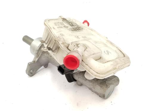 Used Brake master cylinder RENAULT TRAFIC III Van (FG_) [2014-2025]  28674179
