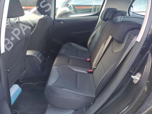 Fuse box PEUGEOT 308 I (4A_, 4C_) 1.6 HDi | BP31013804E1