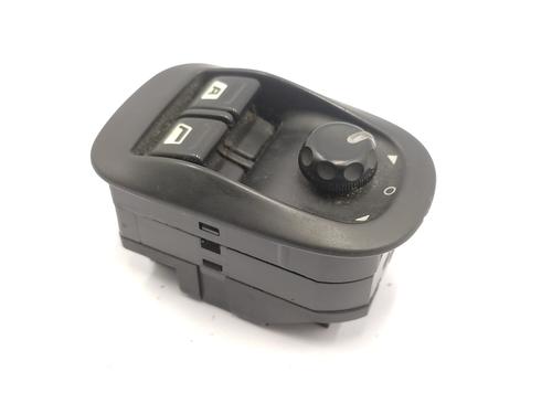 Used Left front window switch PEUGEOT 206 Hatchback (2A/C) [1998-2012]  21159939