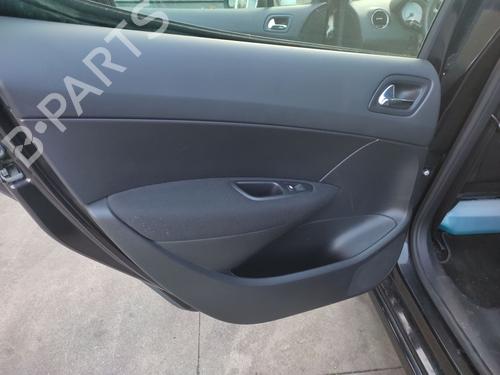 Fuse box PEUGEOT 308 I (4A_, 4C_) 1.6 HDi | BP31013804E1