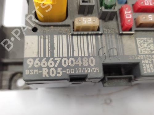 Fuse box PEUGEOT 308 I (4A_, 4C_) 1.6 HDi | BP31013804E1