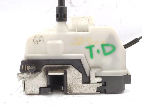 Høyre bak lås RENAULT GRAND SCÉNIC II (JM0/1_) 1.5 dCi (JM1E) (106 hp) 30383110