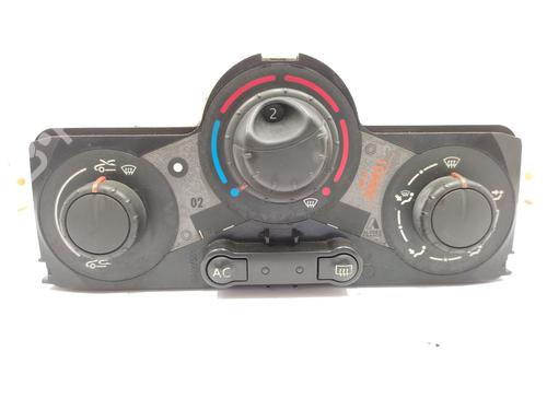 Used Climate control RENAULT MEGANE II Estate (KM0/1_) 1.9 dCi (KMRG, KM1G, KM0G, KM2C) (120 hp) 22786515