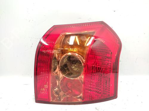 Used Right taillight TOYOTA COROLLA (_E12_) 2.0 D-4D (CDE120R, CDE120L_) (110 hp) 31833893