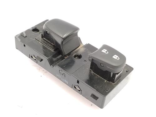 Used Right front window switch NISSAN PULSAR Hatchback (C13) [2014-2025]  25782715