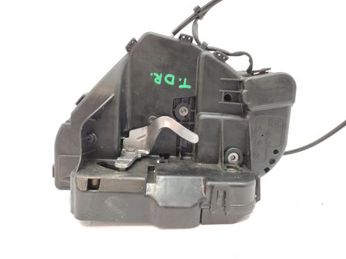 Used Rear right lock MERCEDES-BENZ E-CLASS (W211) E 270 CDI (211.016) (177 hp) 28599339