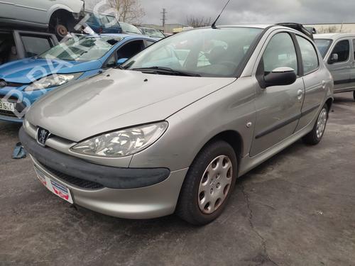 Pièces Détachées Usagées PEUGEOT 206 Hatchback (2A/C) 1.4 HDi eco 70 (68 hp) 4370235