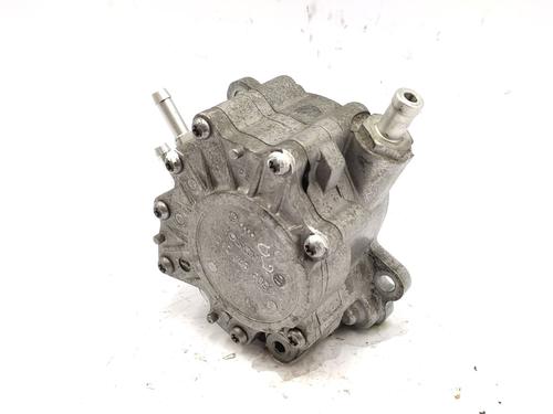 Used Vacuum pump AUDI A4 B7 (8EC) 2.0 TDI 16V (140 hp) 30205485