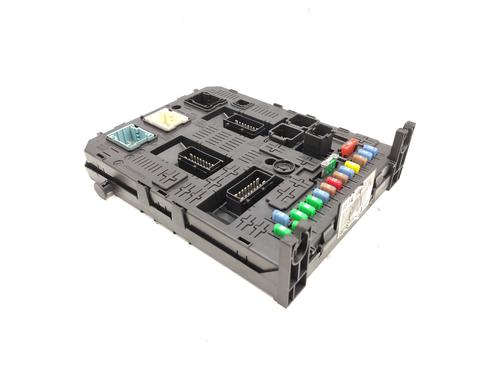 Used Fuse box Fuse box 38564070 38564070