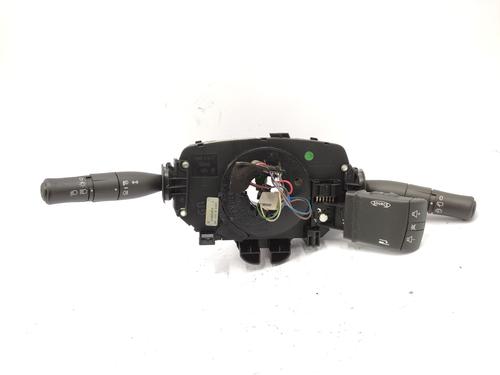 switch-renault-megane-ii-estate-km01_-2003-2004-2005-2006-2007-2008-2009-2010-2011-2012-32168973 main image