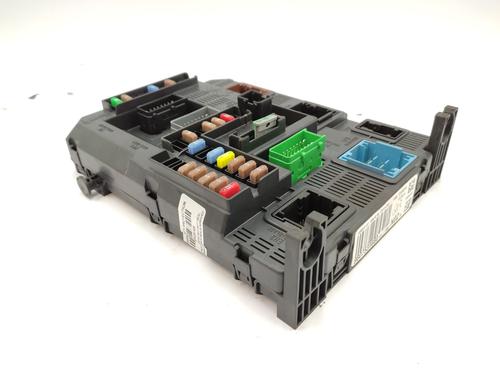 Used Fuse box CITROËN C4 CACTUS 1.2 VTi 82 (82 hp) 28450526