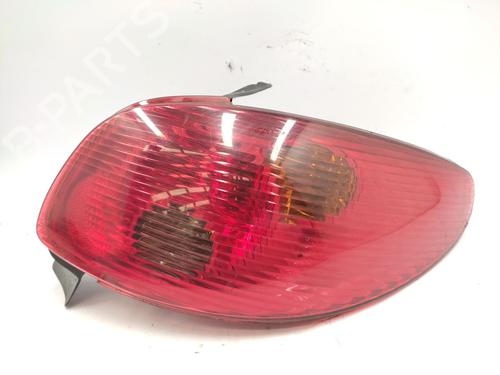Højre baglygte PEUGEOT 206 Hatchback (2A/C) 1.4 i (75 hp) 24548461