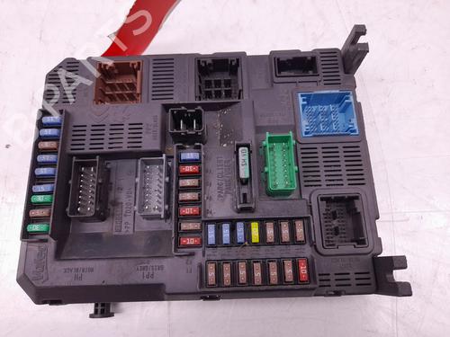 Used Fuse box PEUGEOT 308 II (LB_, LP_, LW_, LH_, L3_) [2013-2021]  4989381