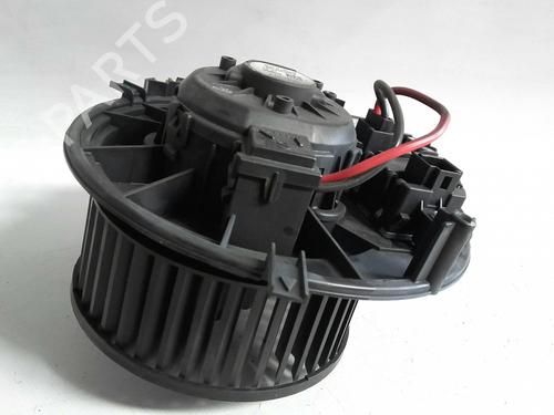 Heater blower motor AUDI A3 Sportback (8VA, 8VF) 1.6 TDI 5Q1819021B
