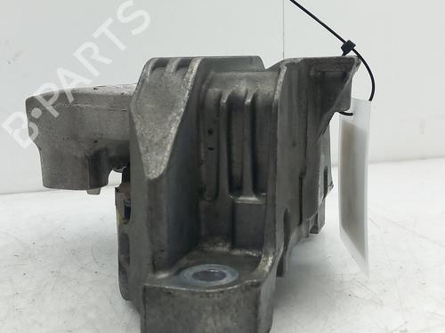 Engine mount MERCEDES-BENZ GLA-CLASS (X156) GLA 200 CDI / d (156.908) 326E23 F