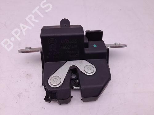 Zamek klapy tylnej / bagażnika OPEL CORSA E Hatchback Van (X15) 1.3 CDTI (08) 39021416