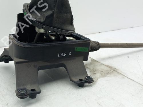 Dźwignia zmiany biegów OPEL CORSA E Hatchback Van (X15) 1.3 CDTI (08) 55595762
